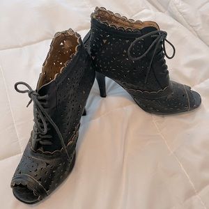 Black Eyelet Heels/Booties w/lace-up front—9